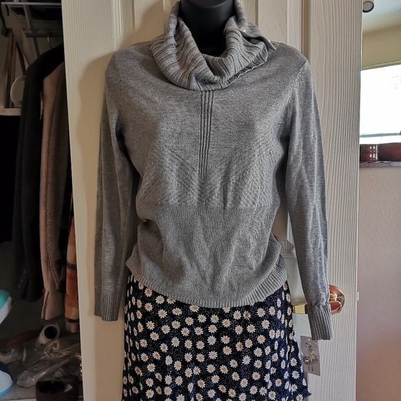 NY Collection Sweaters - NY Collection Petite Grey Sweater